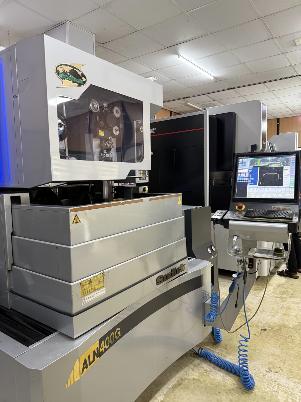 CNC Wire Electro Discharge Machine